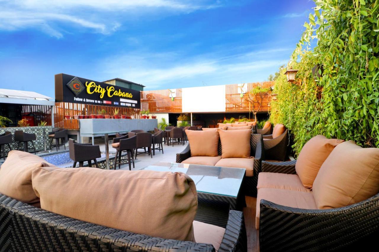Hotel City Heart Premium Csandígarh Kültér fotó