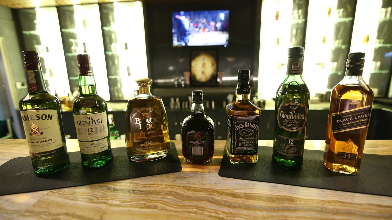 Hotel City Heart Premium Csandígarh Kültér fotó