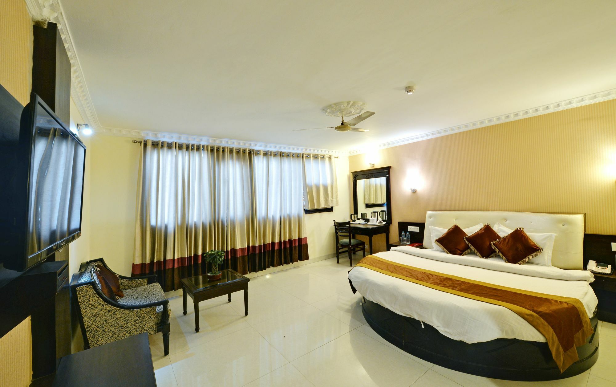 Hotel City Heart Premium Csandígarh Kültér fotó